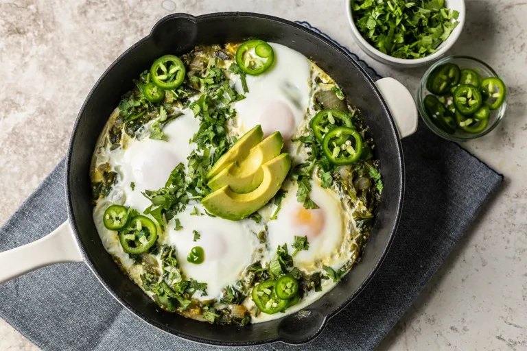 whole30 paleo green tomatillo shakshuka